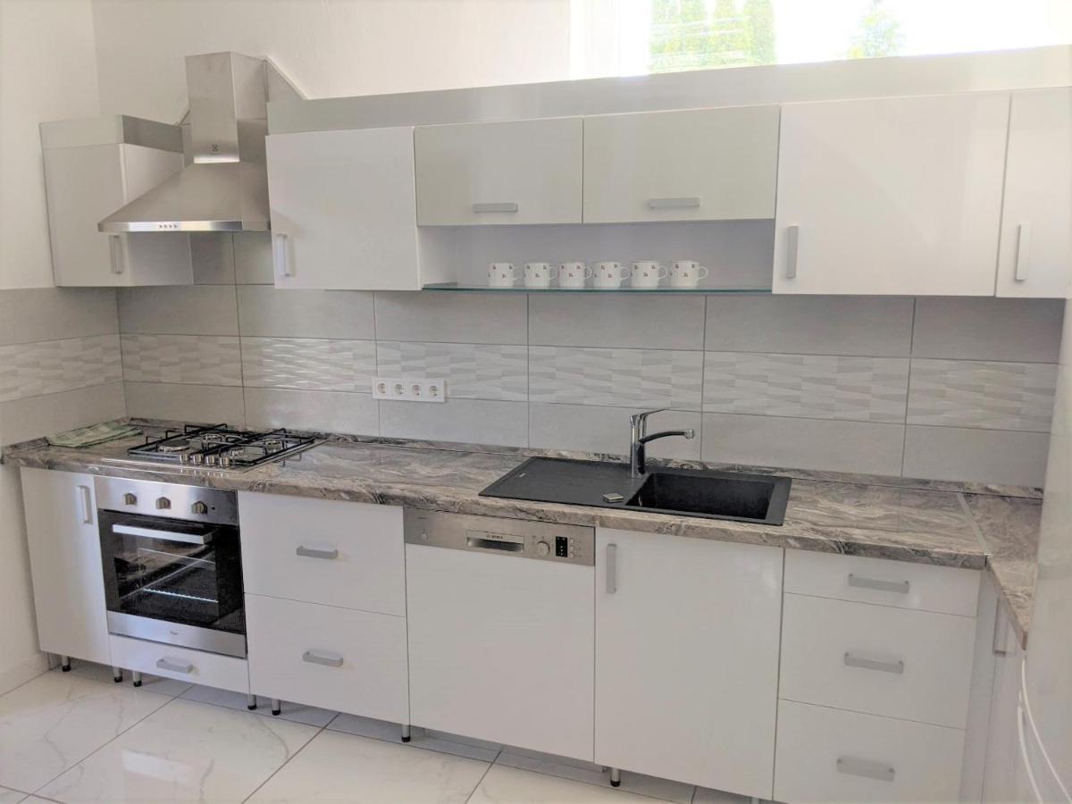 Marica Apartman Balatonfenyves Exteriör bild