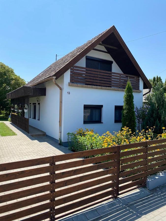 Marica Apartman Balatonfenyves Exteriör bild
