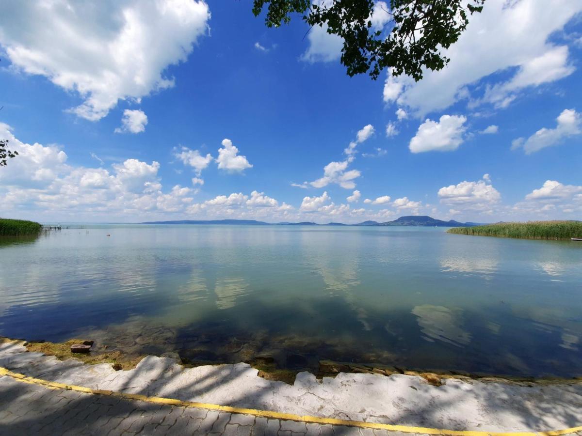 Marica Apartman Balatonfenyves Exteriör bild