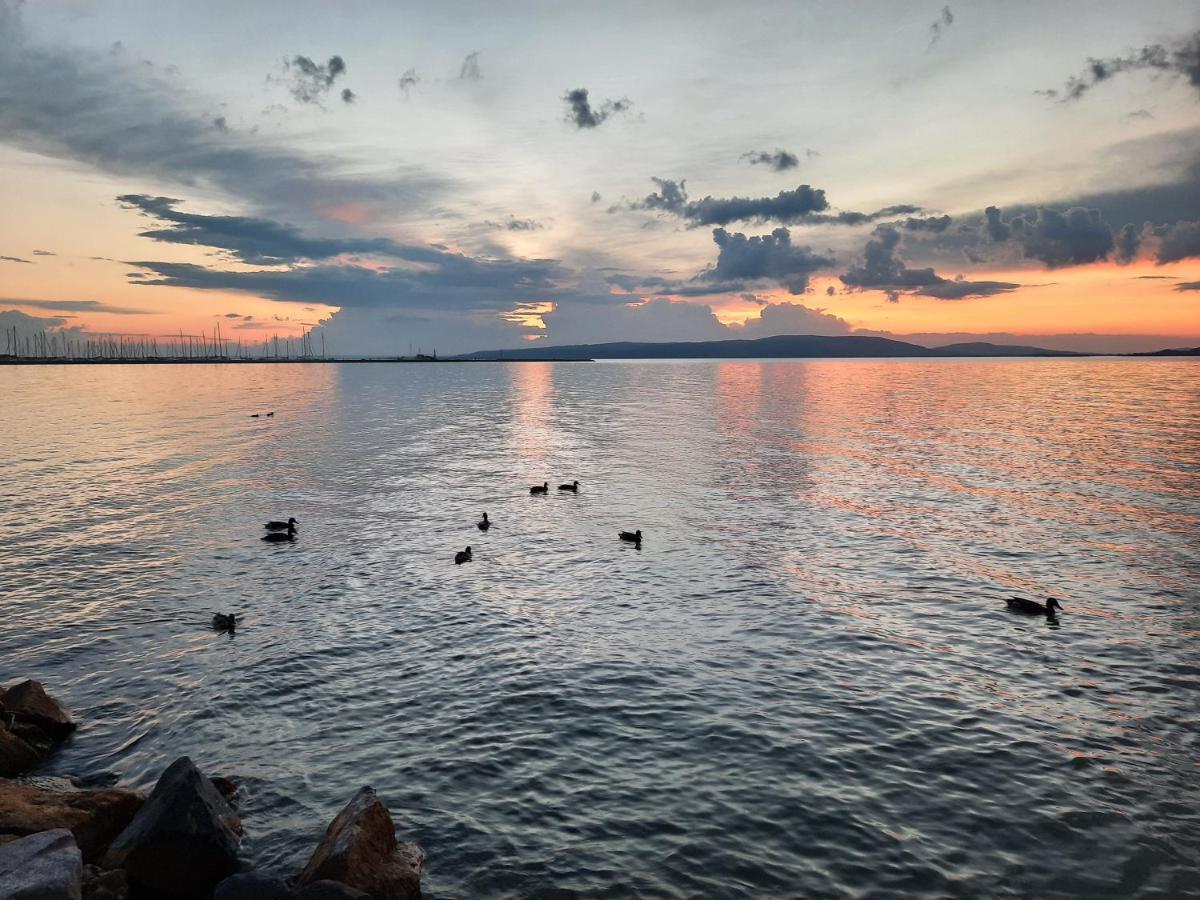 Marica Apartman Balatonfenyves Exteriör bild